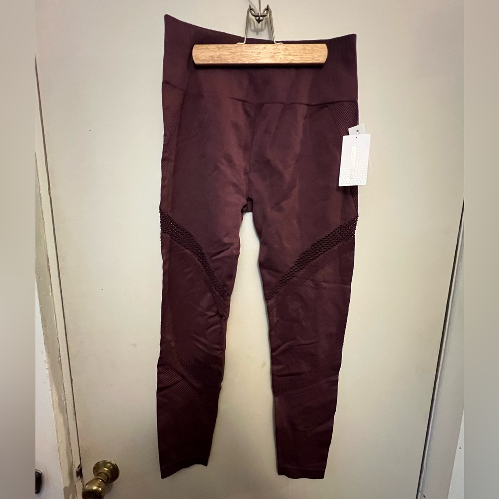 NWT L/XL Nova Sport Maroon Athletic Leggings